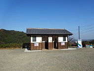 �O��