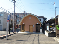 �O��
