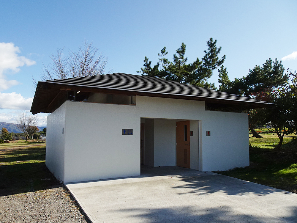 昭和村総合運動公園北側トイレ