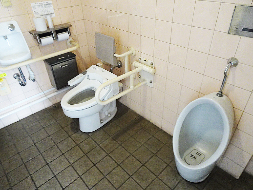 道の駅ららん藤岡屋外トイレ